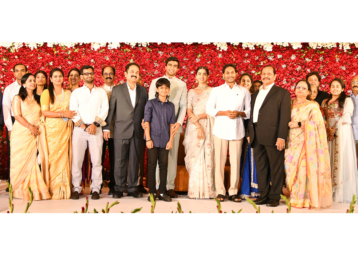 CM Jagan Attends Nidadavole MLA Srinivas Naidu Daughters Marriage - Sakshi10