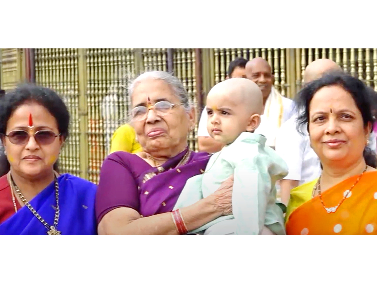 Dil Raju With His Family Visits Tirumala Temple Photos - Sakshi8