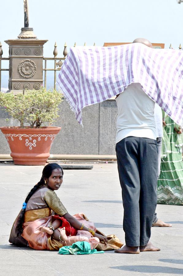 Huge Devotees Rush At Yadadri Sri Lakshmi Narasimha Swamy Temple - Sakshi15