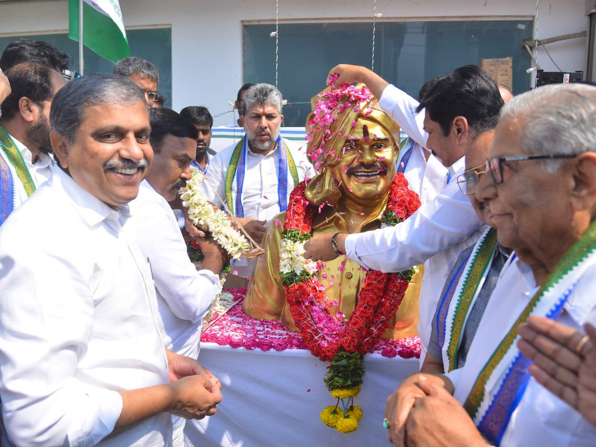 13 Years for YSRCP Grand Celebrations at Tadepalli Photos - Sakshi8