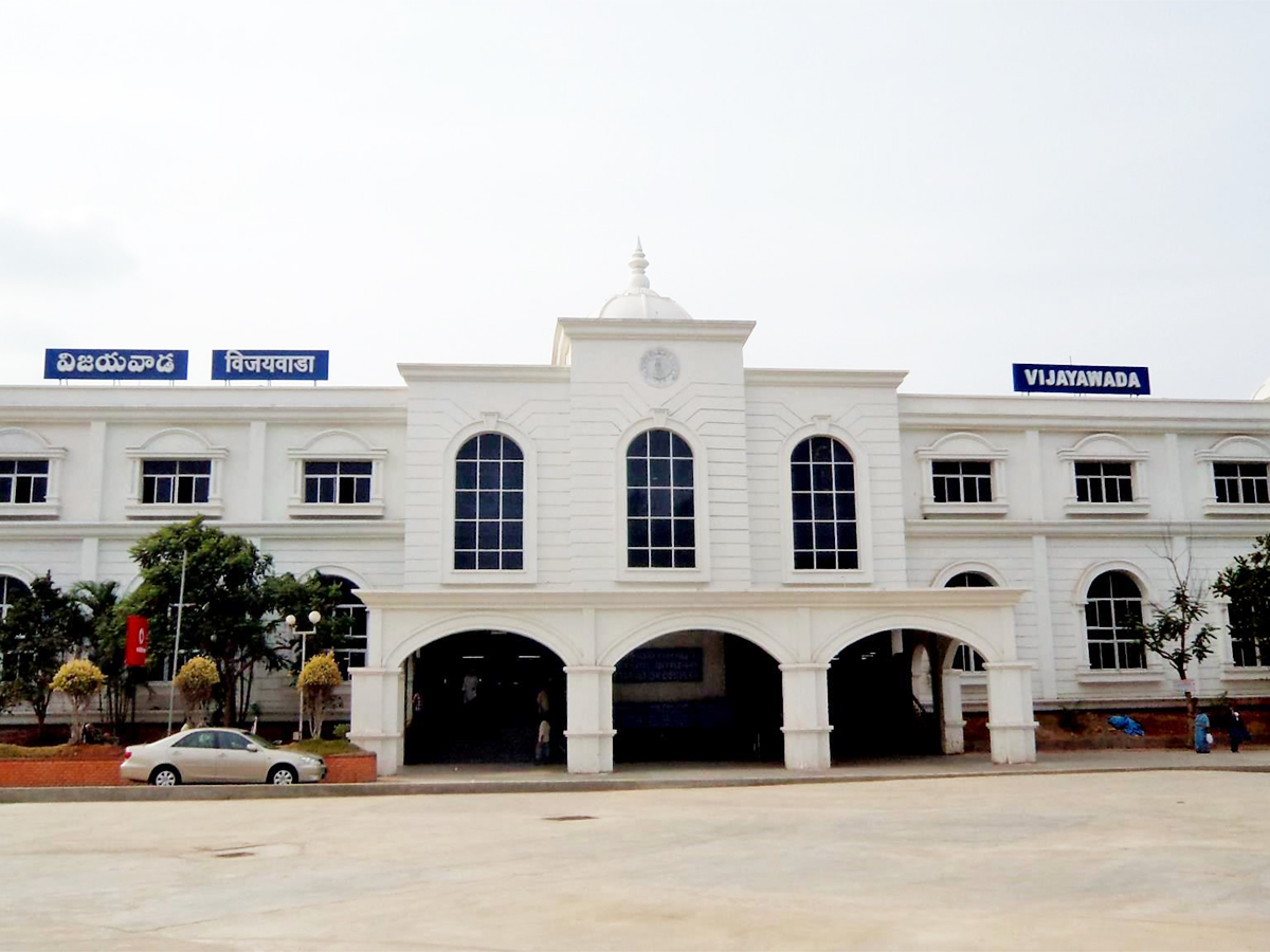 Top 10 Biggest Railway Stations In India Photos - Sakshi10