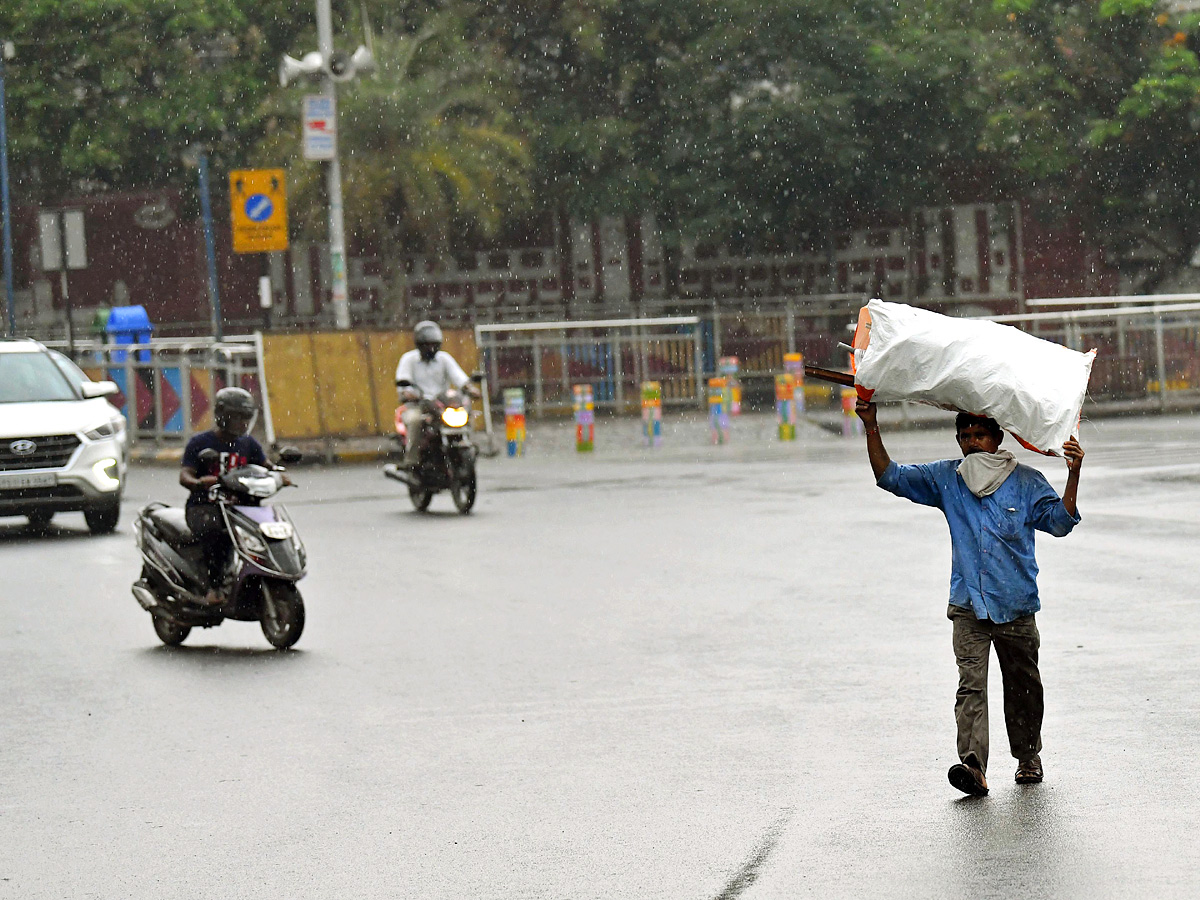 Rain in Hyderabad Photos - Sakshi15