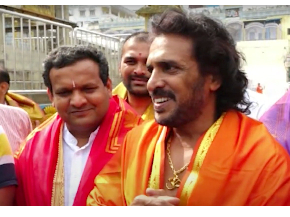 Actor Upendra Visits Tirumala Temple Photos - Sakshi2