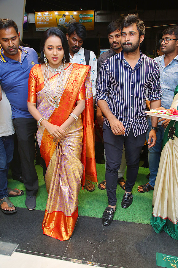 Anchor Suma Kanakala Opening in Jewellery Shop Pics - Sakshi26