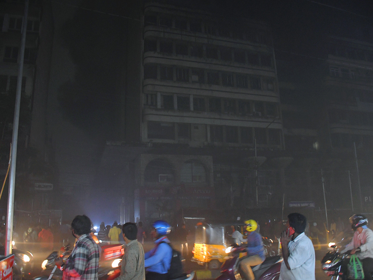 Fire Accident at Swapnalok Complex in Secunderabad Pics - Sakshi11