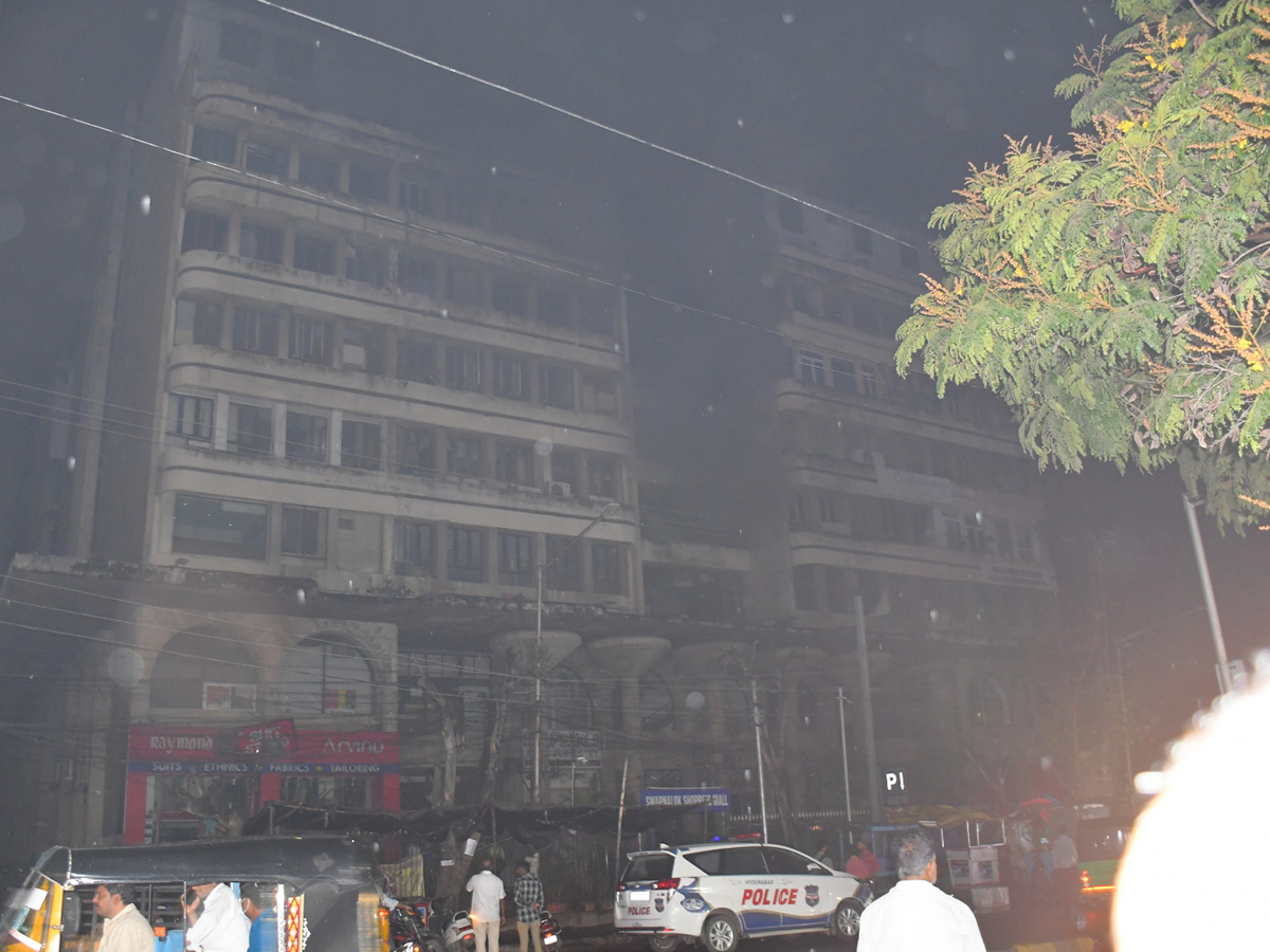 Fire Accident at Swapnalok Complex in Secunderabad Pics - Sakshi17