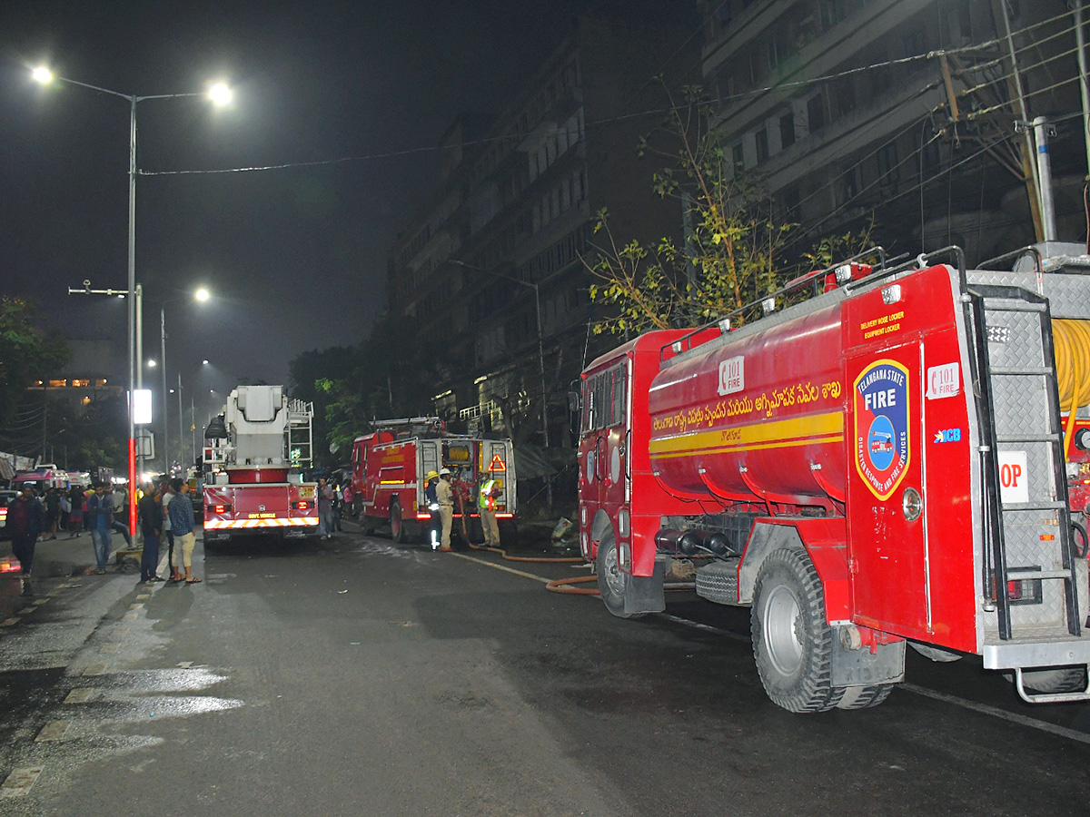 Fire Accident at Swapnalok Complex in Secunderabad Pics - Sakshi23