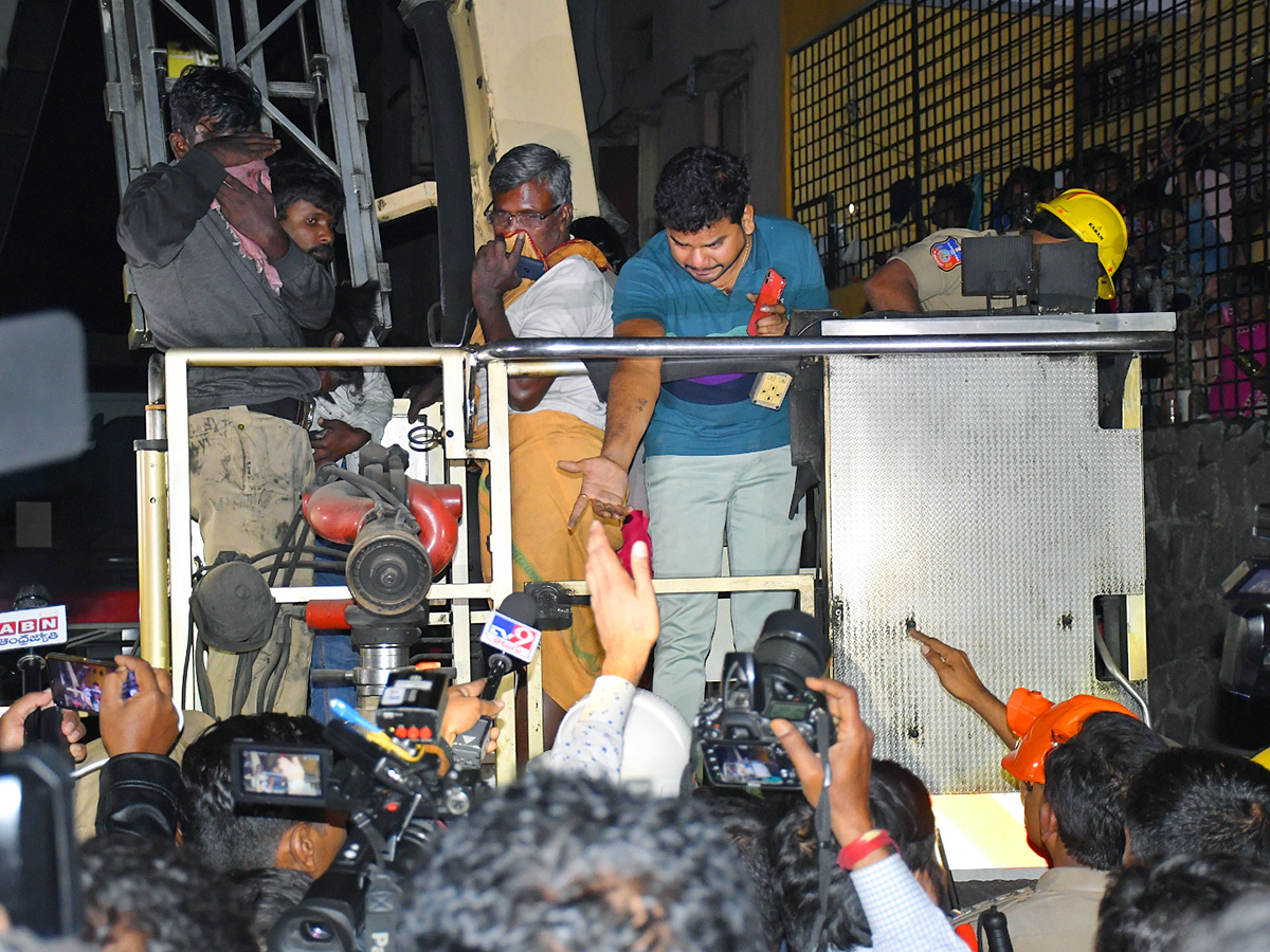 Fire Accident at Swapnalok Complex in Secunderabad Pics - Sakshi3