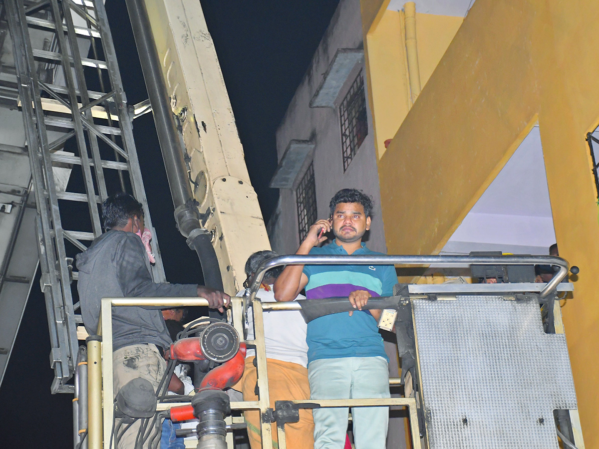 Fire Accident at Swapnalok Complex in Secunderabad Pics - Sakshi4