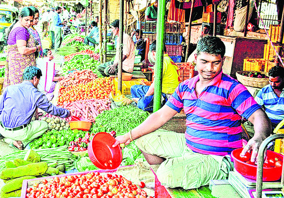  యూనిట్‌–1 మార్కెట్లో కూరగాయల విక్రయాలు 
1