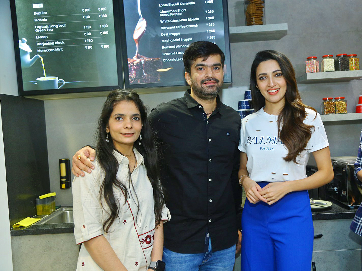 Actress  Neha Shetty Launches Dumont Coffee Meets Ice Creamery Store in Kompally Photos - Sakshi2