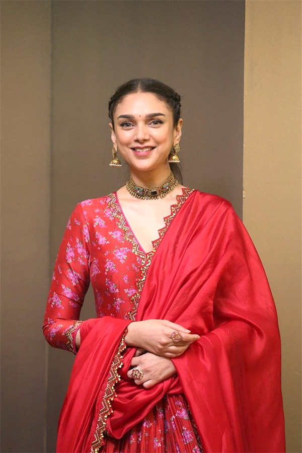 Aditi Rao Hydari Cute Pics - Sakshi13