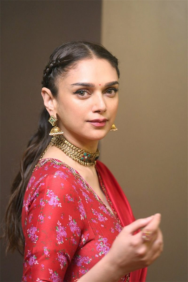 Aditi Rao Hydari Cute Pics - Sakshi7