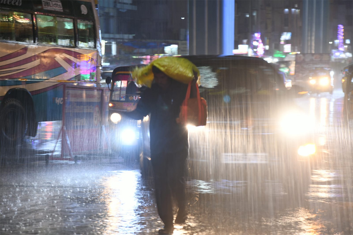 Heavy Rain in Tirupati Photos - Sakshi23