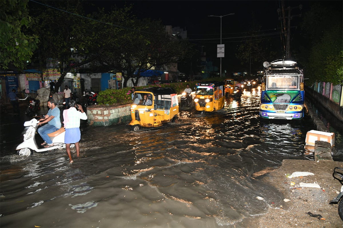 Heavy Rain in Tirupati Photos - Sakshi3