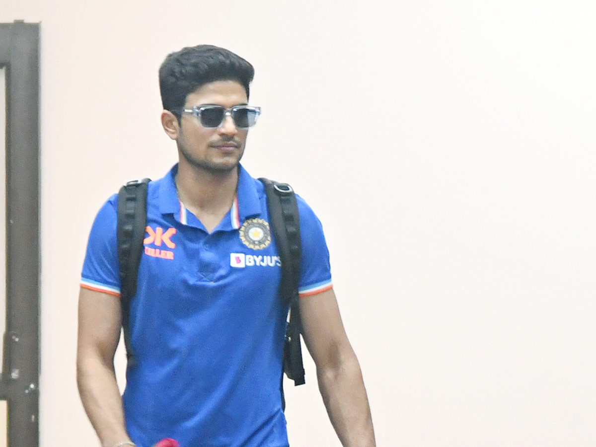 Team India and Team Australia Cricketers Reach To Vizag Photos - Sakshi8