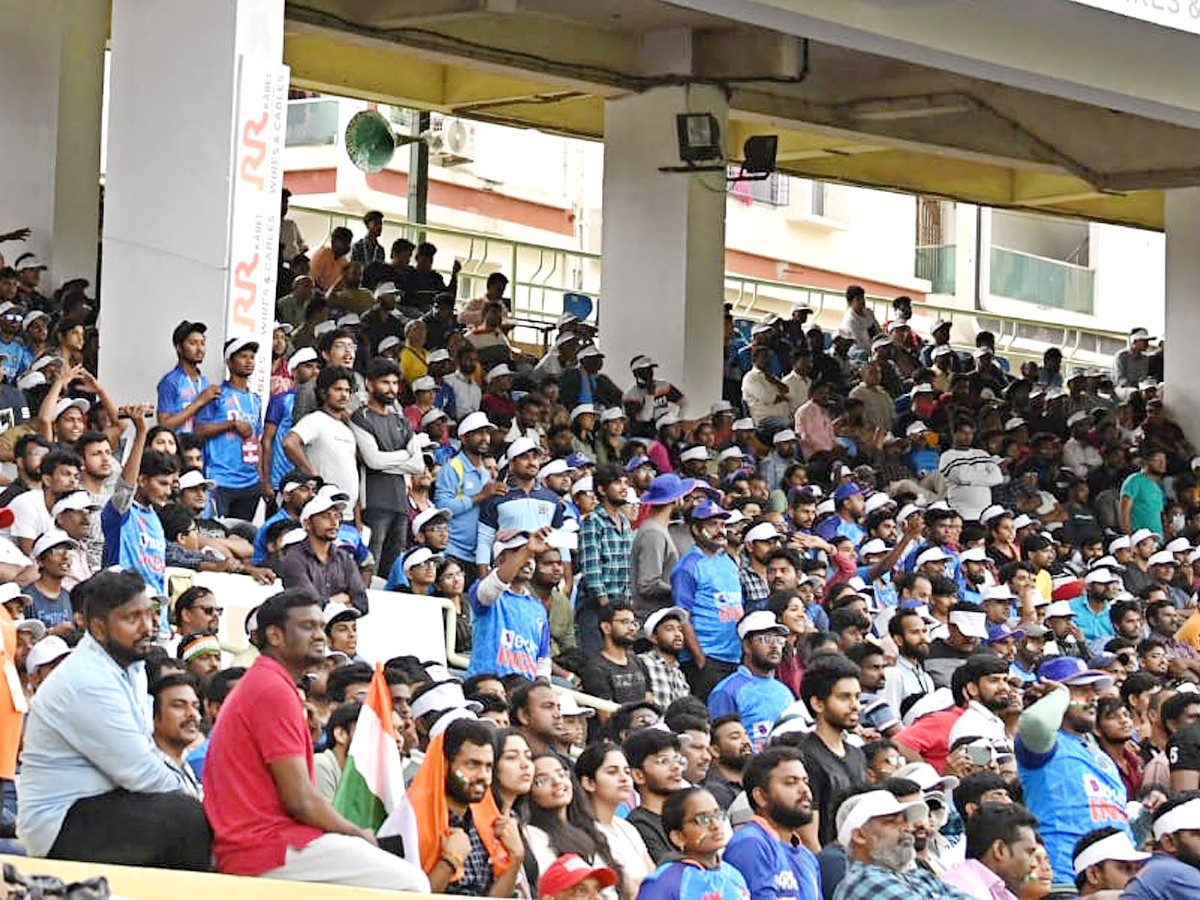 India vs Australia 2nd ODI Match At Visakhapatnam Photos - Sakshi16