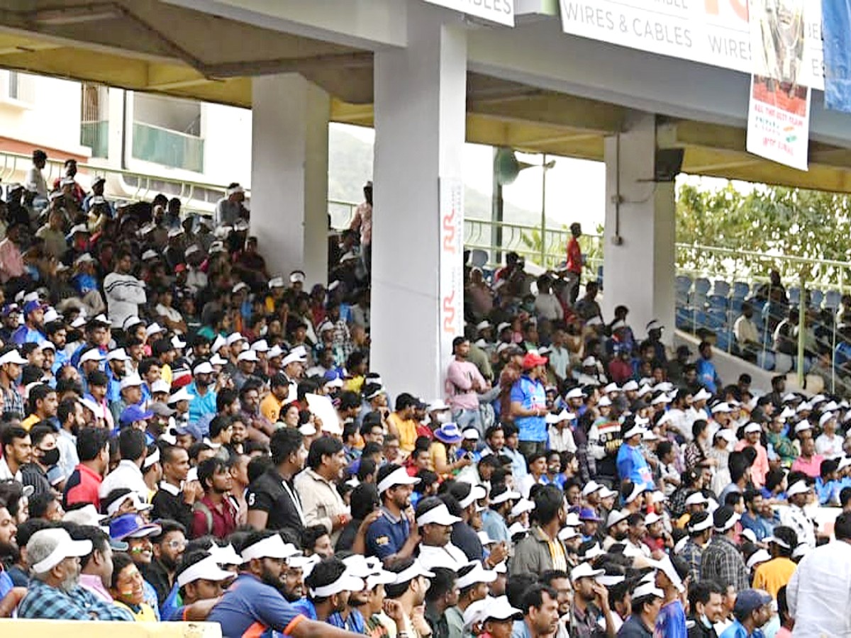 India vs Australia 2nd ODI Match At Visakhapatnam Photos - Sakshi12