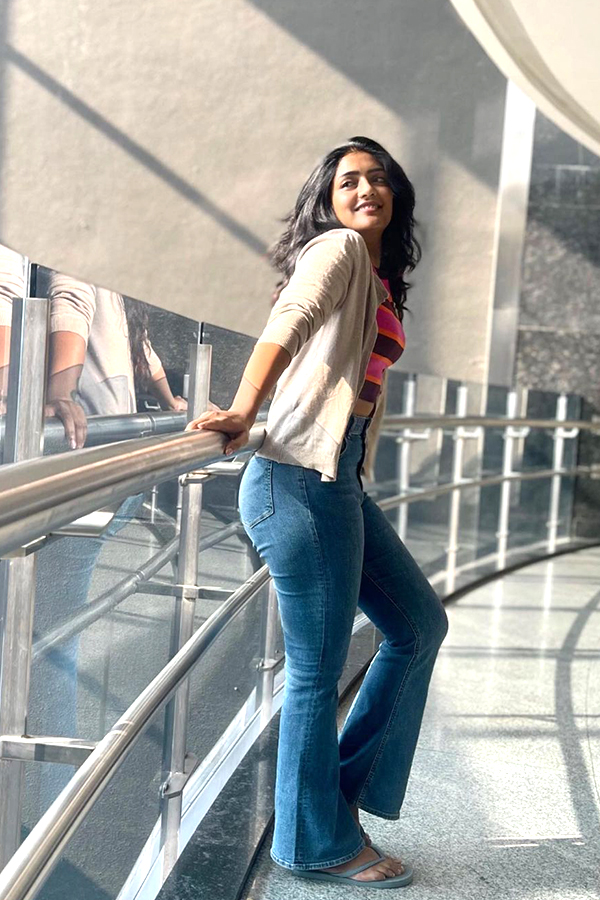 Tollywood Actress Eesha Rebba Beautiful Photos - Sakshi14