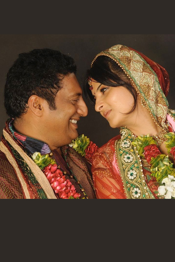 Actor Prakash Raj Latest Family Photos - Sakshi10