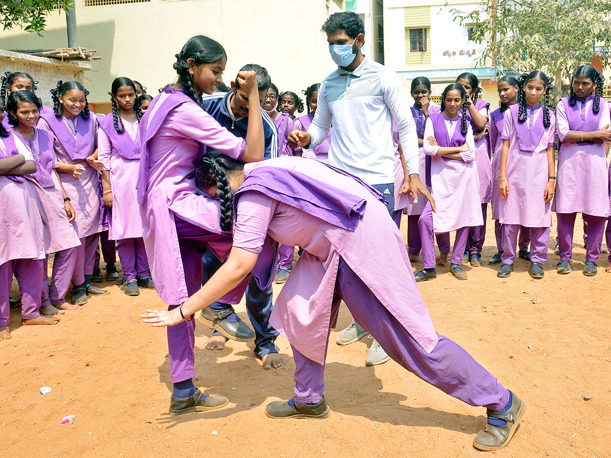 Self Defense Training For Girls In Vijayawada - Sakshi7