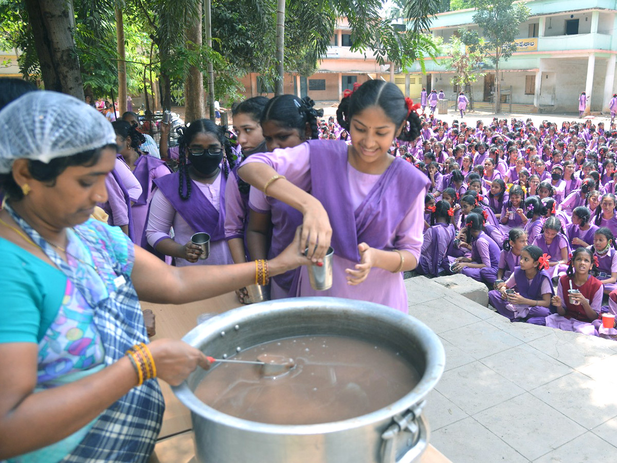 Jagananna Gorumudda Ragi Java Menu Launched by CM Jagan  - Sakshi13