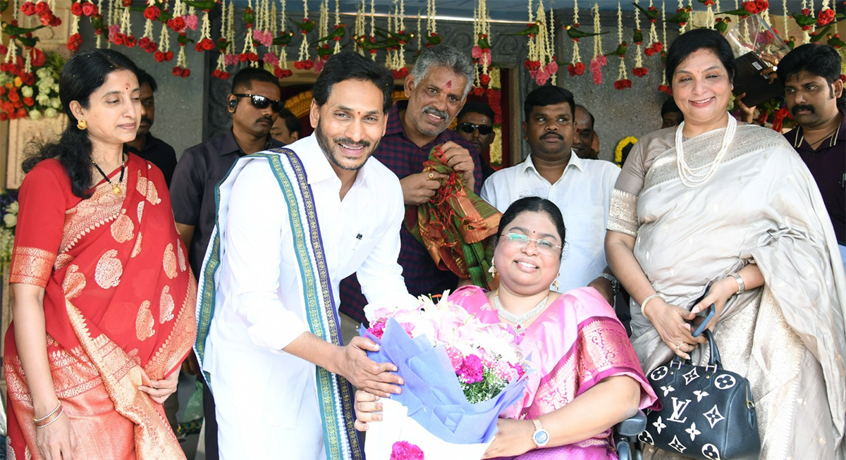 Shubhakruth Nama Ugadi Celebrations At CM Jagan Residence Photos - Sakshi41