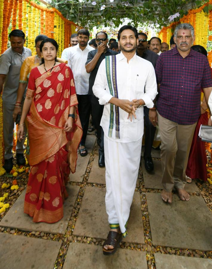 Shubhakruth Nama Ugadi Celebrations At CM Jagan Residence Photos - Sakshi43