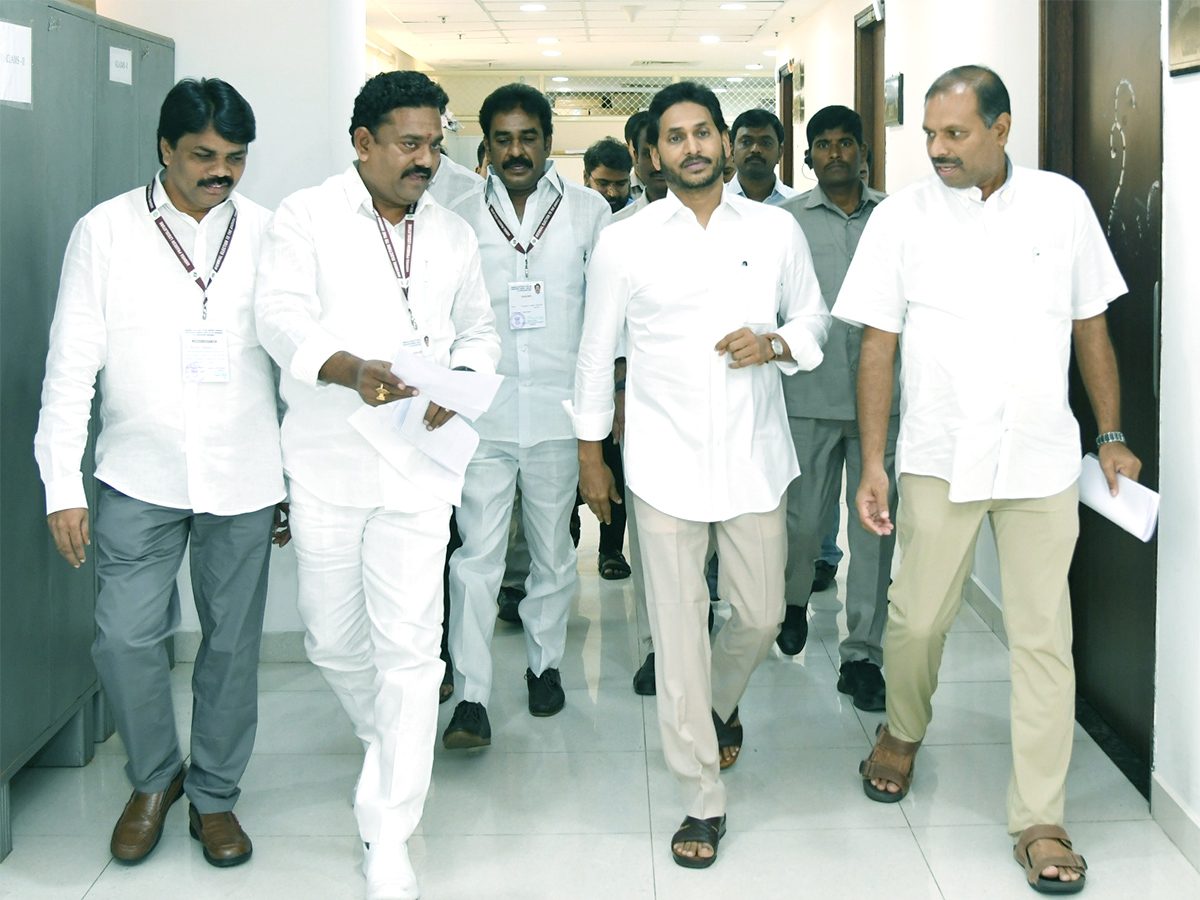 AP CM YS Jagan Cast his Vote for MLA Quota MLC Election 2023 - Sakshi4