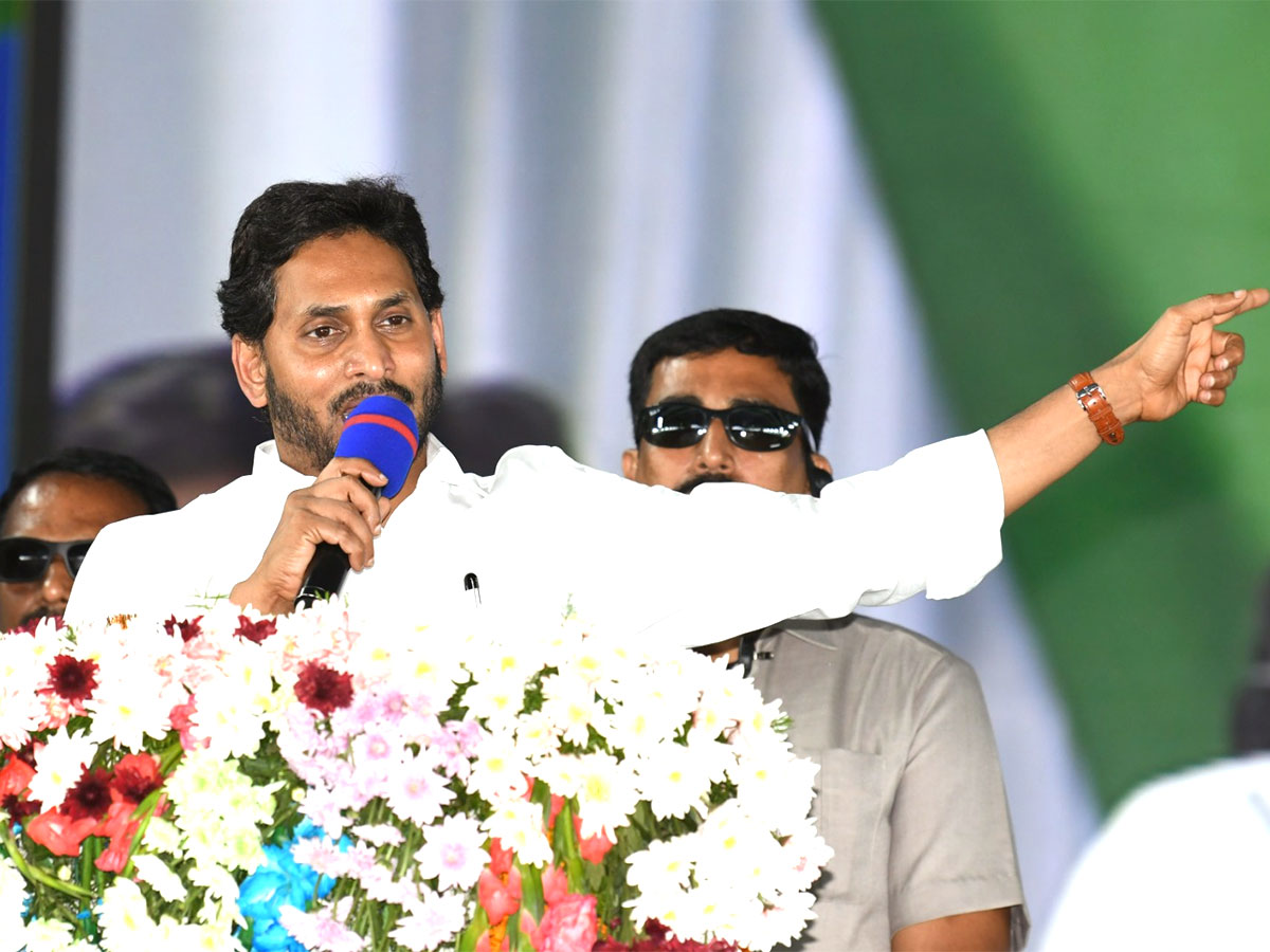 CM Jagan to Release YSR Asara Funds at Denduluru Photos - Sakshi1