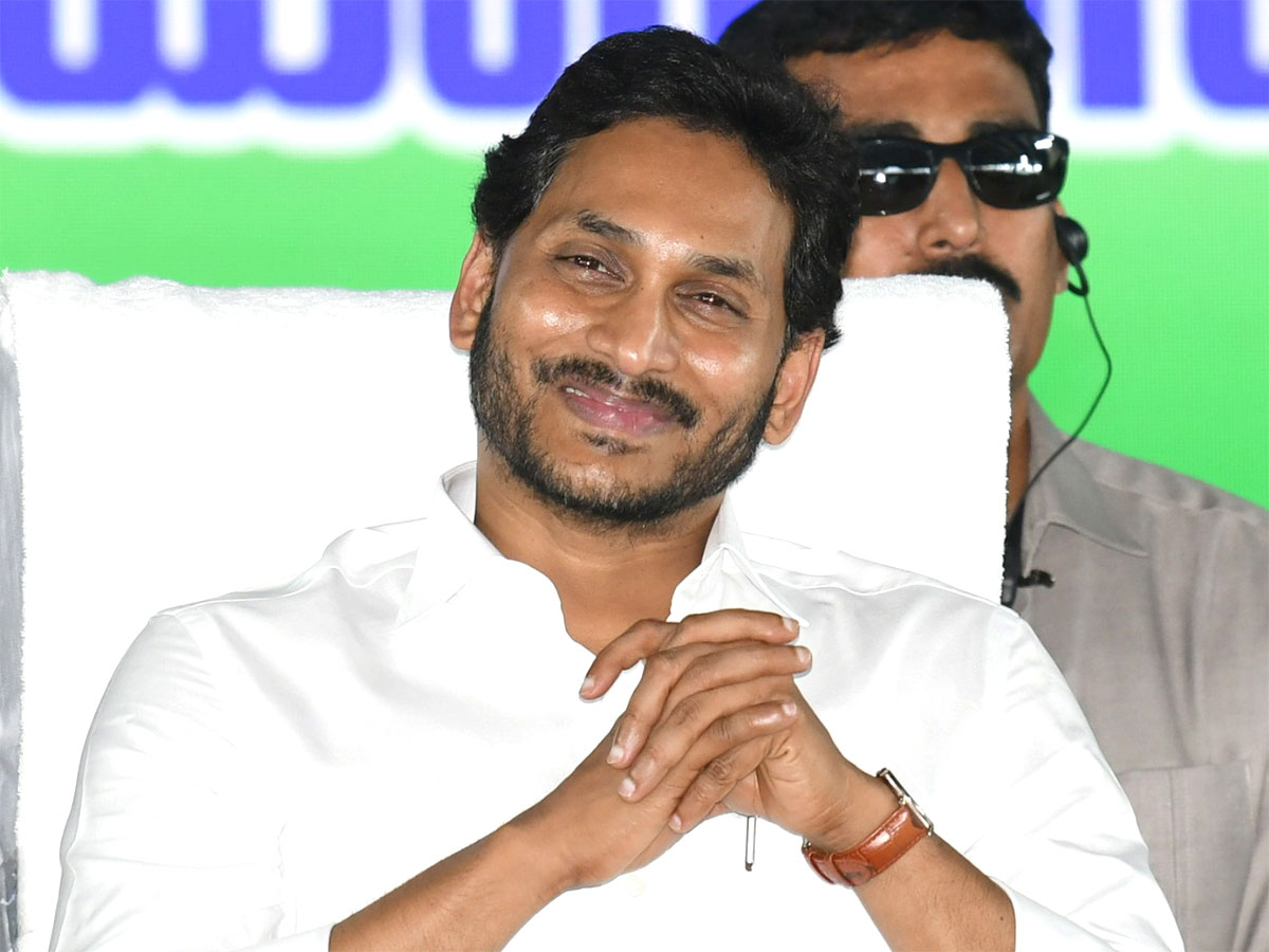 CM Jagan to Release YSR Asara Funds at Denduluru Photos - Sakshi15