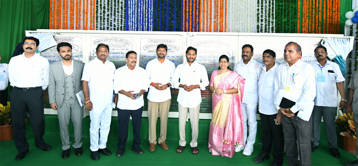 CM Jagan to Release YSR Asara Funds at Denduluru Photos - Sakshi19