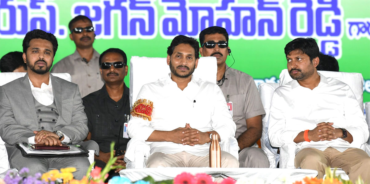 CM Jagan to Release YSR Asara Funds at Denduluru Photos - Sakshi27