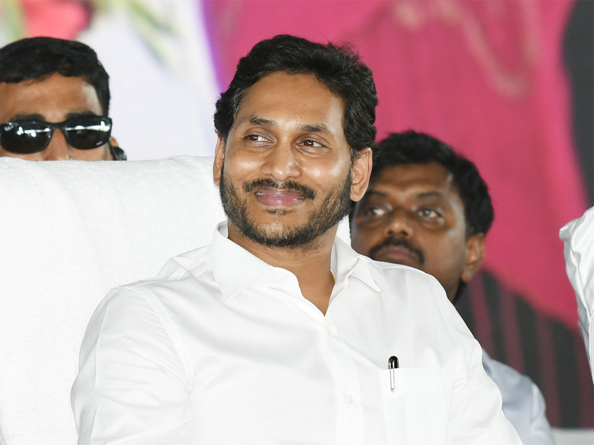 CM Jagan to Release YSR Asara Funds at Denduluru Photos - Sakshi5