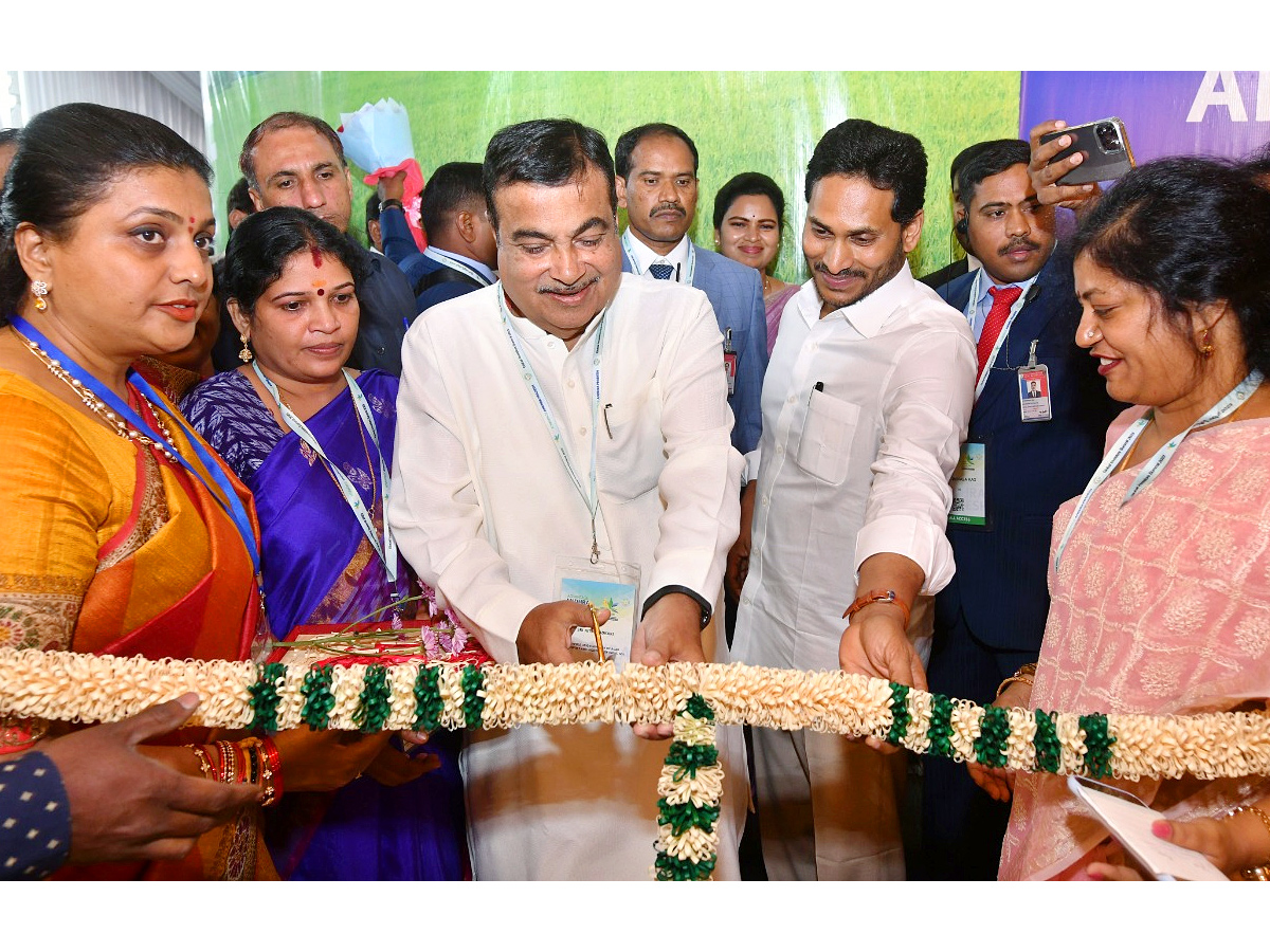 CM Jagan and Union Minister Nitin Gadkari inaugurated the industrial exhibition Photos - Sakshi14