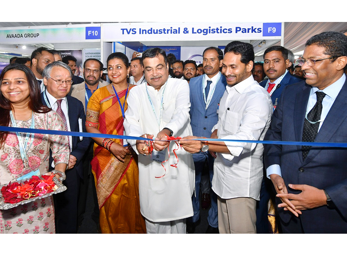 CM Jagan and Union Minister Nitin Gadkari inaugurated the industrial exhibition Photos - Sakshi18