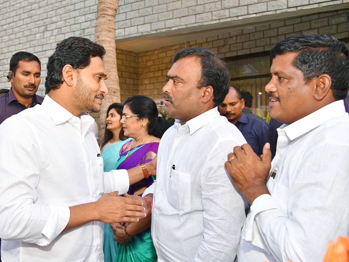 Grand Welcome To CM YS Jagan In Visakhapatnam Photos - Sakshi31