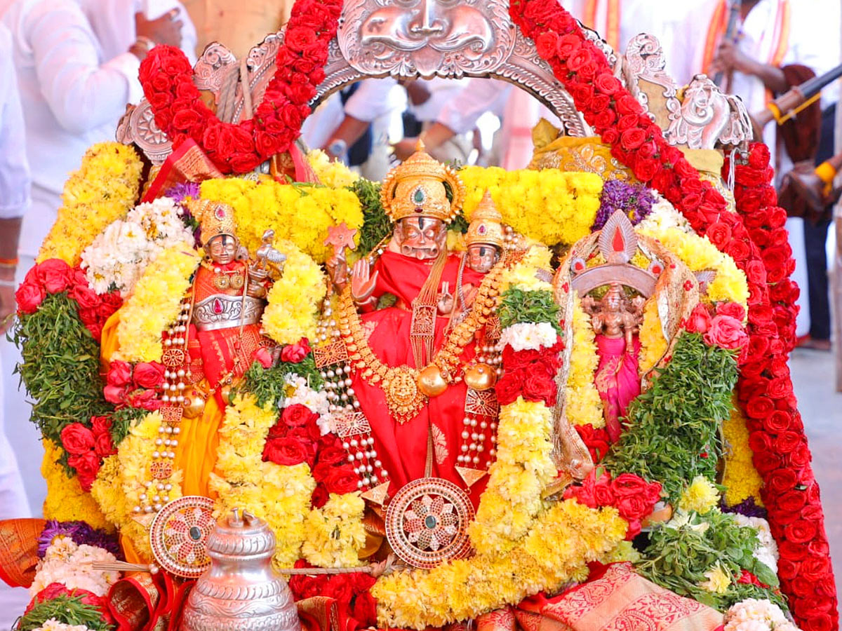 Yadagirigutta Narasimha Temple Brahmotsavams 2023 - Sakshi1