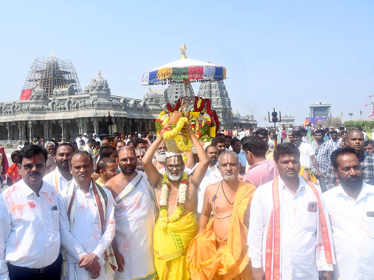 Yadagirigutta Narasimha Temple Brahmotsavams 2023 - Sakshi13