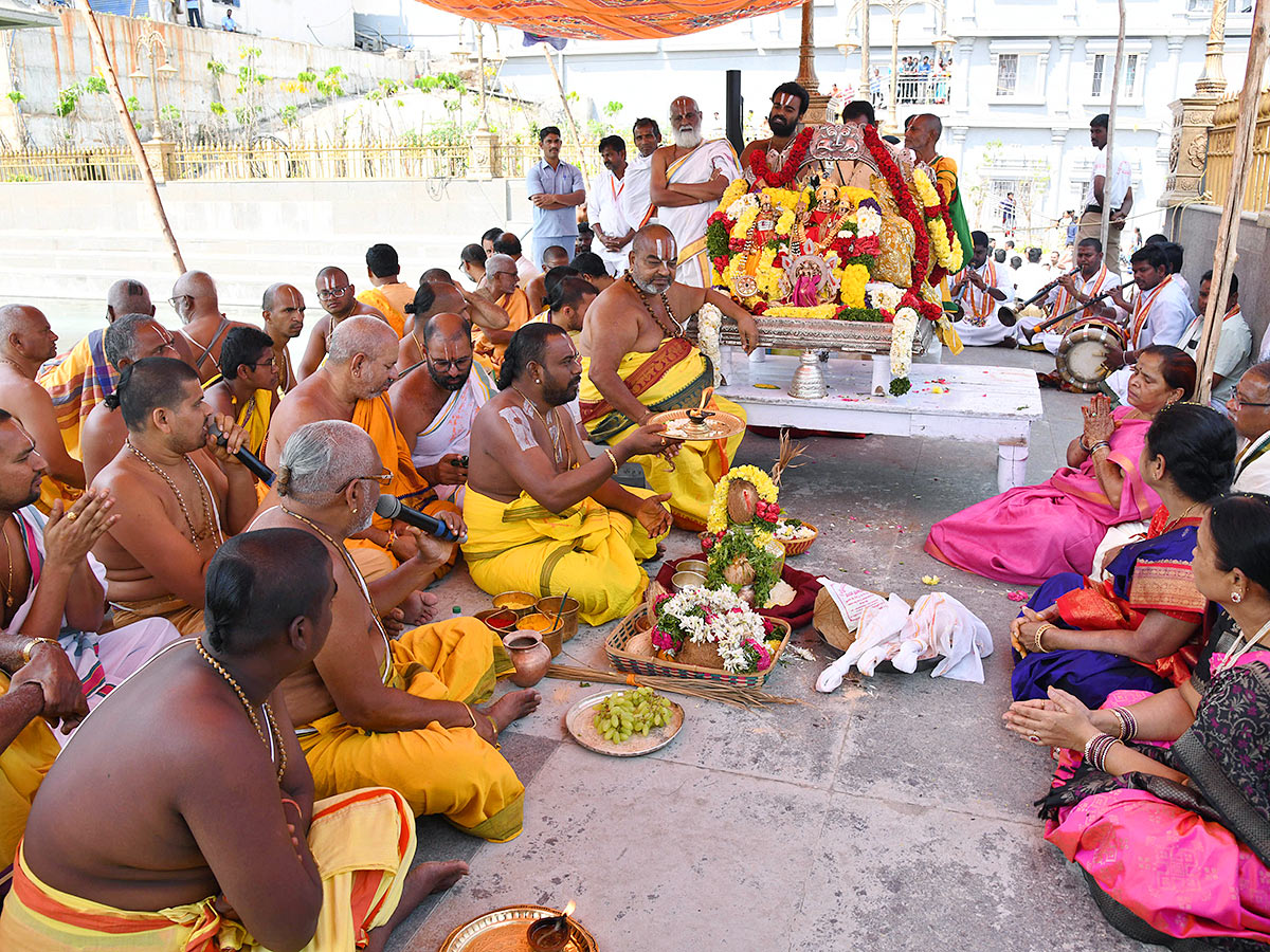 Yadagirigutta Narasimha Temple Brahmotsavams 2023 - Sakshi22