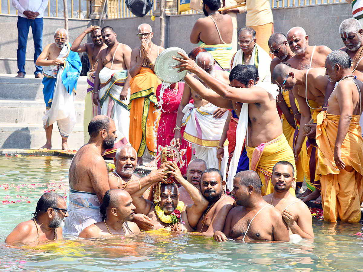 Yadagirigutta Narasimha Temple Brahmotsavams 2023 - Sakshi4