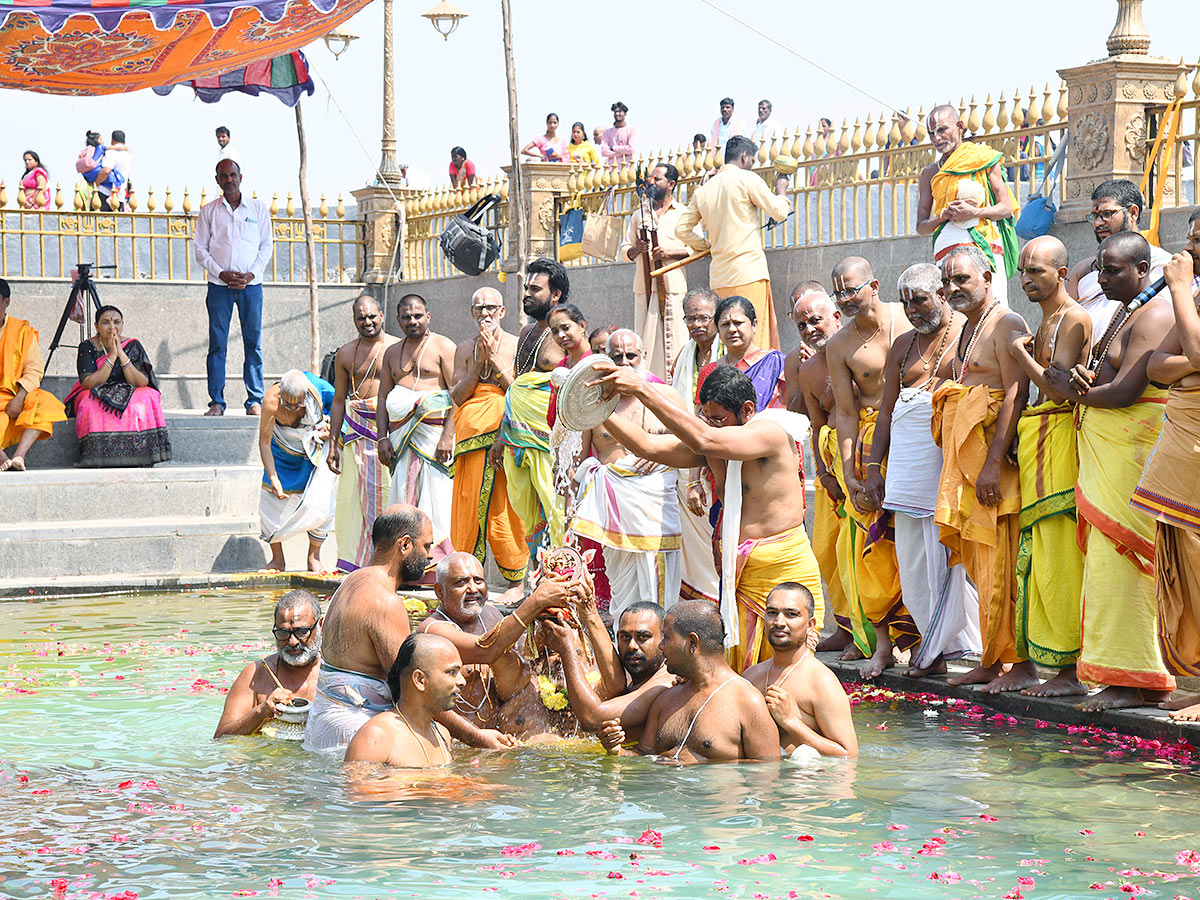 Yadagirigutta Narasimha Temple Brahmotsavams 2023 - Sakshi5