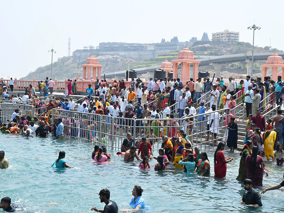 Yadagirigutta Narasimha Temple Brahmotsavams 2023 - Sakshi6