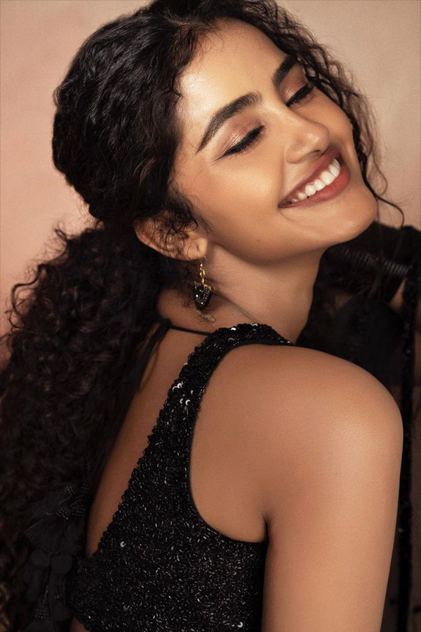 Actress Anupama Parameswaran Latest Stunning Photos - Sakshi6