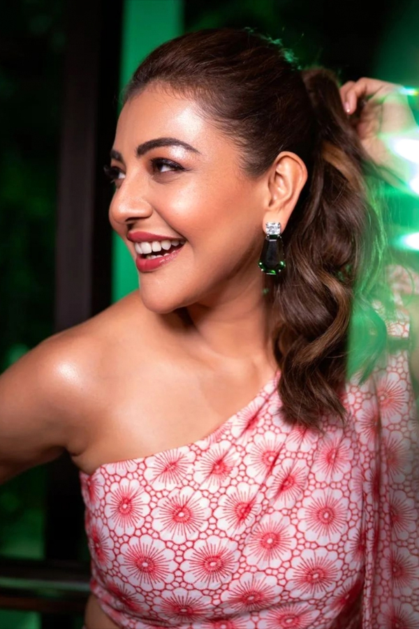 Actress Kajal Aggarwal Latest Stunning Photos - Sakshi11