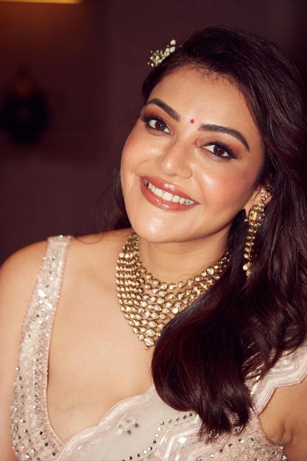 Actress Kajal Aggarwal Latest Stunning Photos - Sakshi15