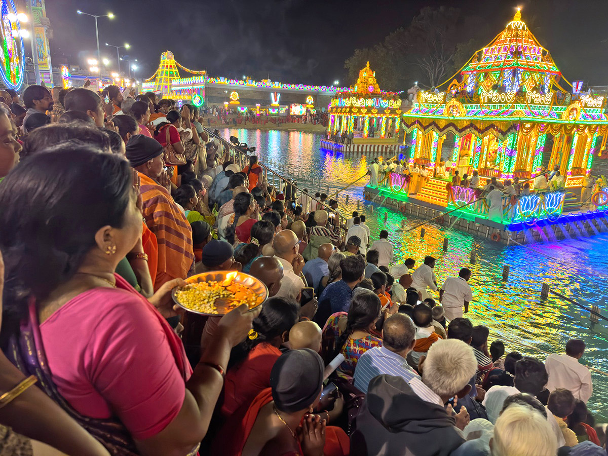 Srivari Salakatla Theppanotsavam in Tirumala - Sakshi1