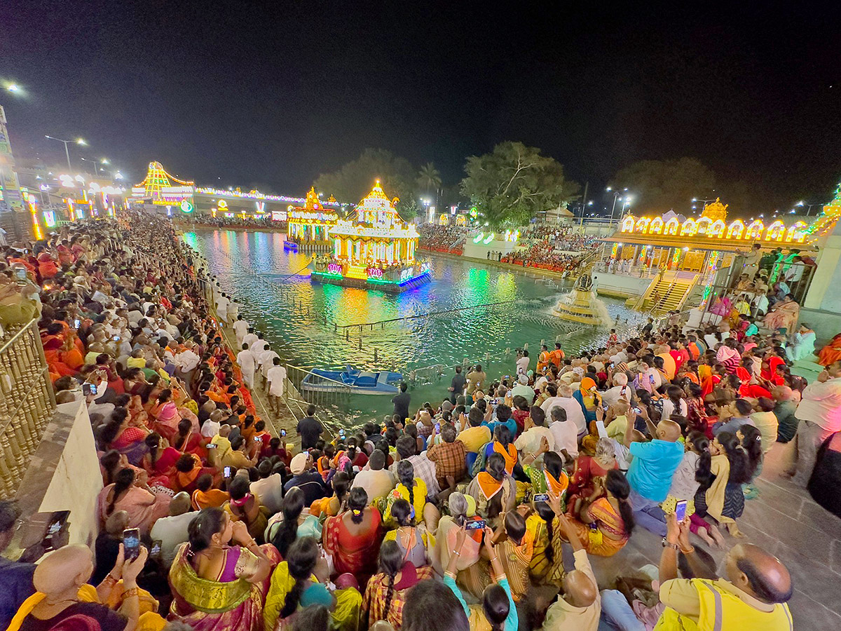 Srivari Salakatla Theppanotsavam in Tirumala - Sakshi2