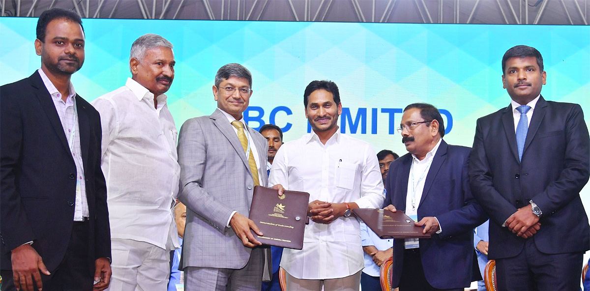 Visakha GIS: MoU with leading companies Photos - Sakshi3