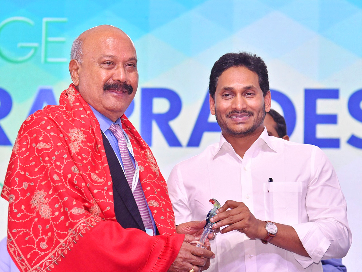 Visakhapatnam GIS: AP CM YS Jagan facilitates Top Industrialists Photos - Sakshi4